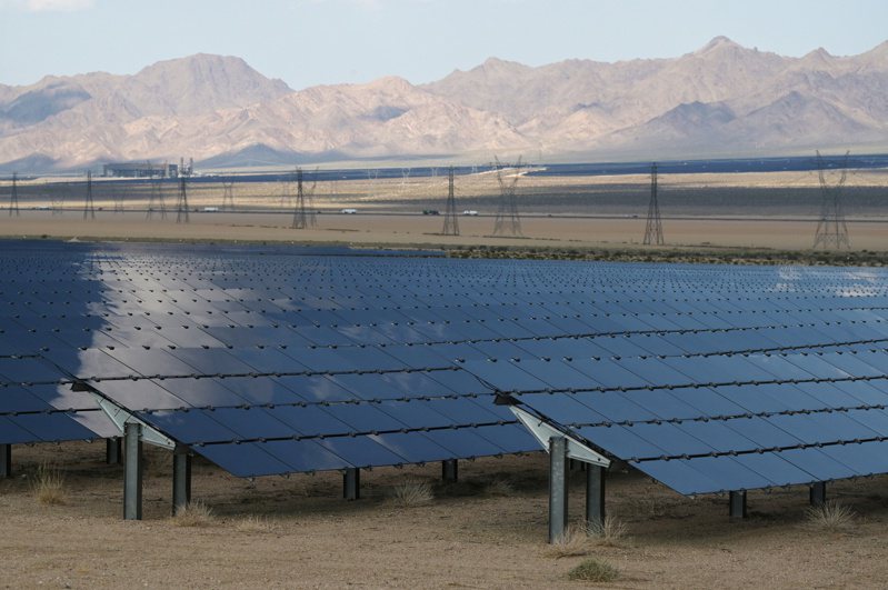 美國加州Nipton附近的太陽能電場。路透