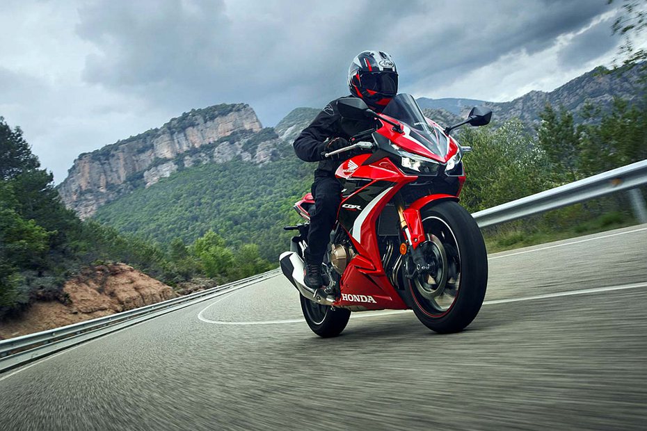 Honda Motorcycle CBR500R承襲了家族化具備侵略性的運動外觀與50hp馬力的動力輸出，一直深受熱血騎士的青睞。 圖／Honda Motorcycle提供
