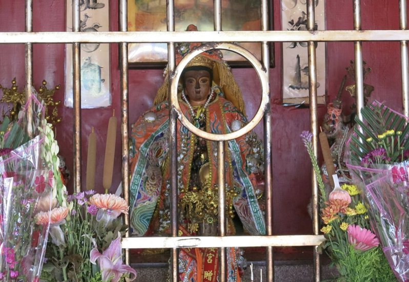 屏東墾丁的萬應公祠裡面供奉有八寶公主神像。圖／取自台灣歷史博物館網站