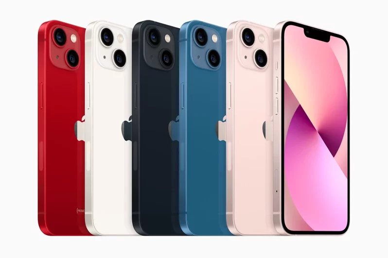 新款 iPhone 13 與 iPhone 13 mini 有五種顏色可以選擇。...