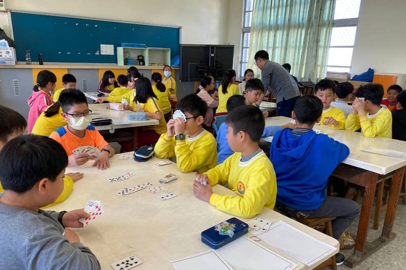 台南市教育局推偏遠小校跨校合作學習，最大優勢是因同儕人數增多，提升競爭與學習樂趣。圖／樹林國小提供