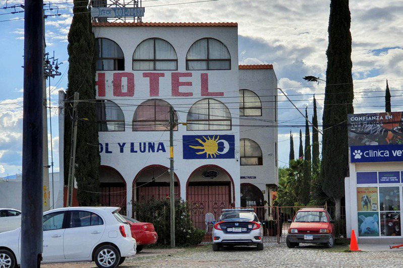 枪手洗劫墨西哥一家Sol y Luna饭店。 路透社(photo:UDN)