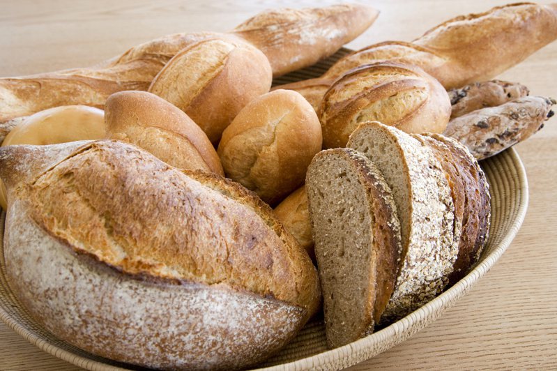 坊間流傳吃麵包不健康的說法，然而日本營養師卻認為，重點在有沒有攝取過量。圖片來源／ingimage