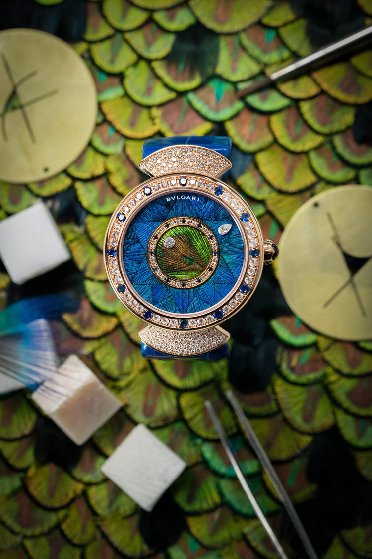 BVLGARI Divas’ Dream Peacock Dischi孔雀腕表，約191萬6,000元，限量50只。圖／寶格麗提供