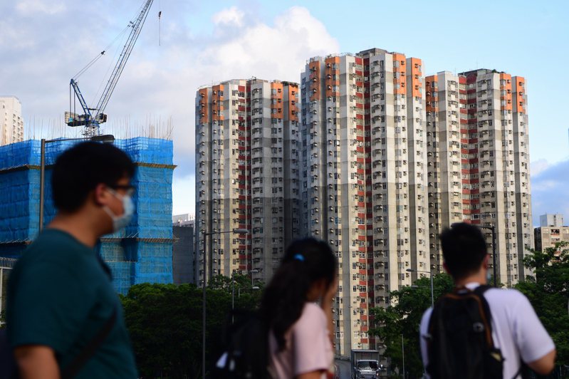 路透報導北京要求香港地產商協助解決房屋短缺問題，並表明市場「遊戲規則已經改變」，不再容忍「壟斷行為」。圖為香港紅磡一公營房屋。香港中通社圖片