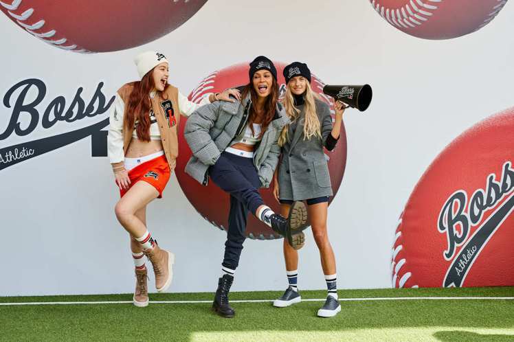 （左起）超模Gigi Hadid和Joan Smalls、德國田徑好手Alica...