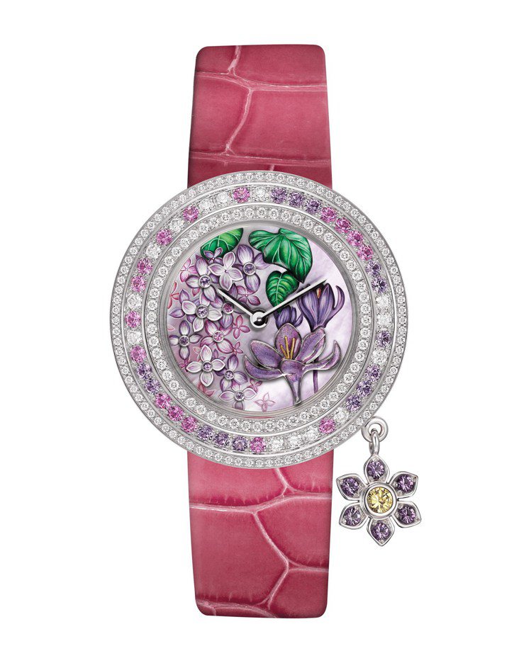 Charms Extraordinaire Désir腕表，白K金、珍珠母貝、紫水晶、藍寶石、鑽石，約205萬元。圖／梵克雅寶提供