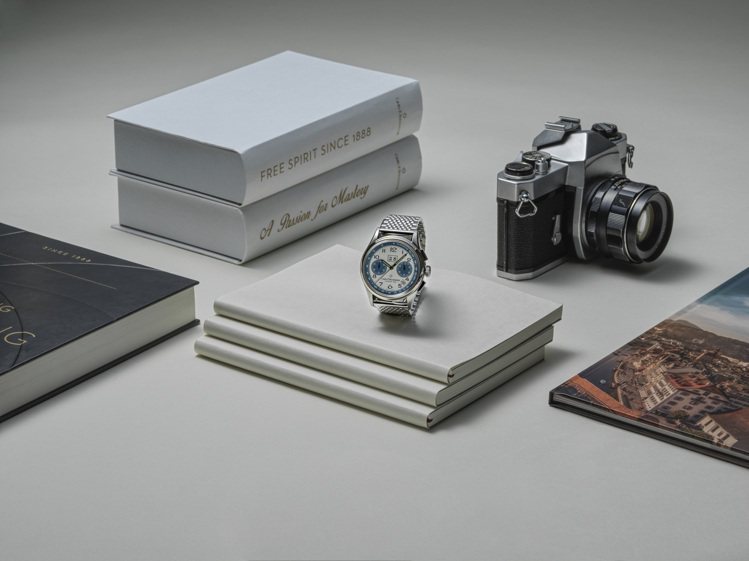 寶齊萊傳承系列年曆雙盤計時碼表琉森特別版（Heritage BiCompax Annual Lucerne），25萬5,000元。圖 / 寶齊萊提供