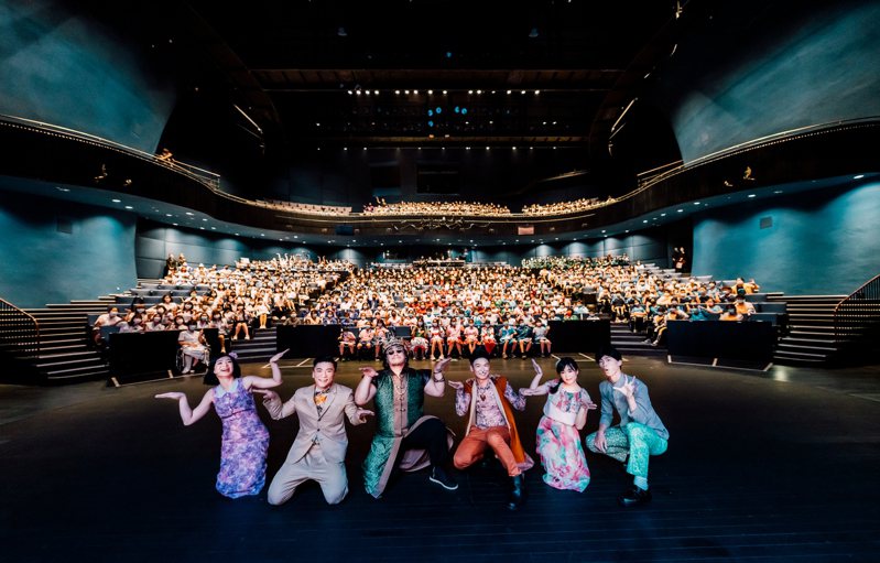 2020年歌劇院藝起進劇場，邀請國小至高中的師生來歌劇院欣賞表演，開展至今已邁入第5年，共執行25場，約220所學校報名，總計約1萬2千人參與。圖／歌劇院提供