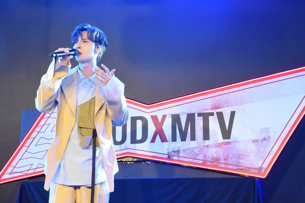 陳勢安Live獻唱新歌，讓粉絲如癡如醉。圖／MTV提供