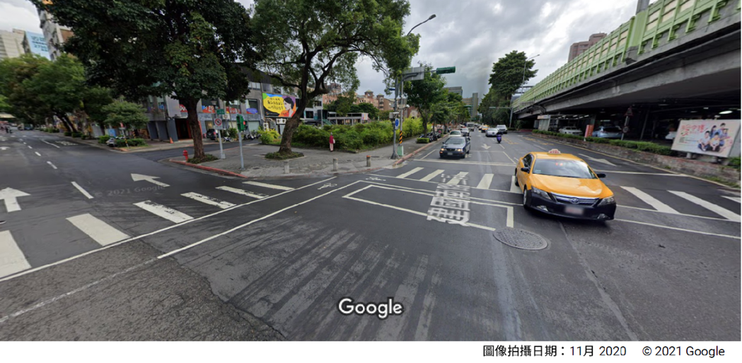 圖為台北市人行道與斑馬線交接處。 圖／取自Google Maps