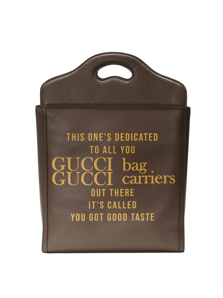 GUCCI Centennial棕色logo肩背提包背面印有歌詞為其特色，90,300元。圖／GUCCI提供