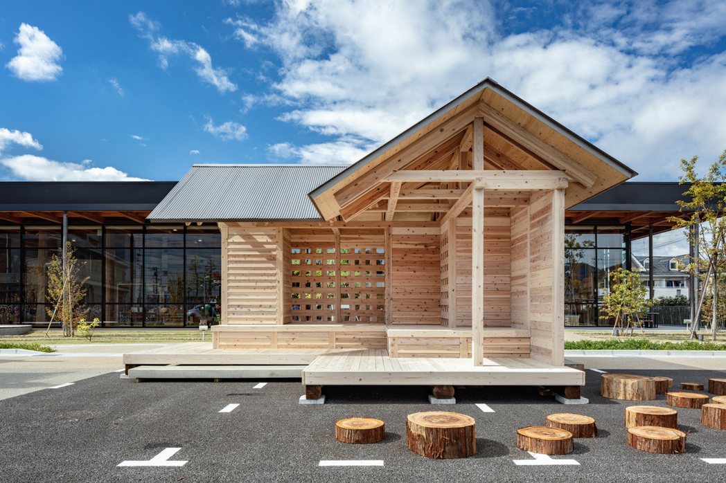 日本小木屋下在台北設計建材中心一樓展示。 業者/提供