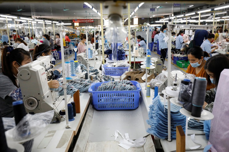南韓媒體說，8月起已現中小企業的棄廠潮，復工困難，恐影響韓國國內的紡織成衣供應鏈。路透
