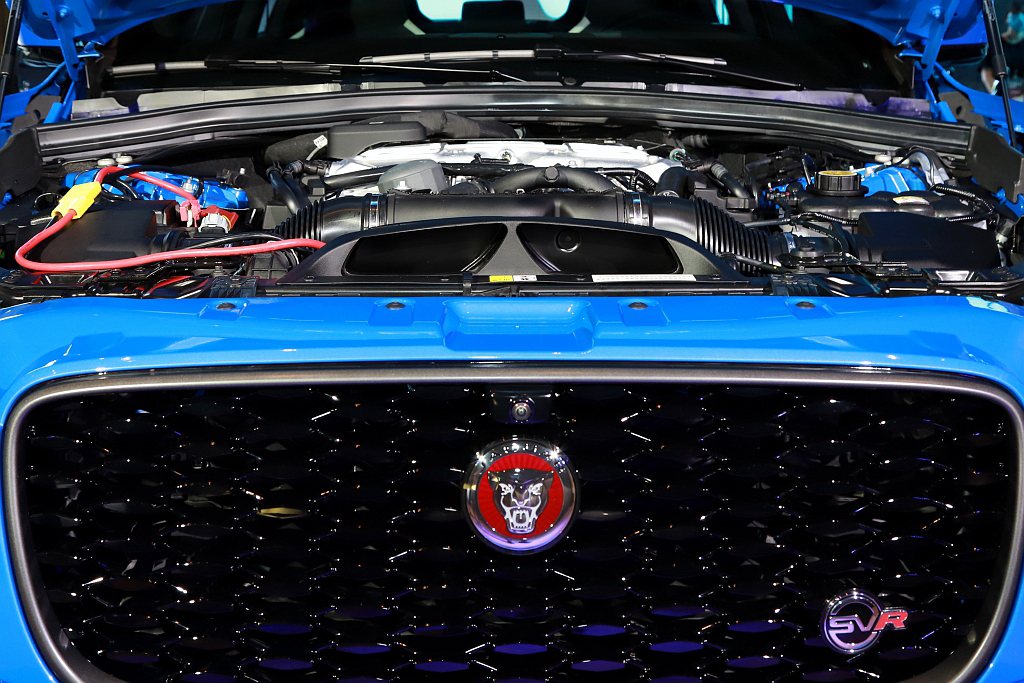小改款Jaguar F-Pace SVR搭載5.0L V8機械增壓汽油引擎與專屬...