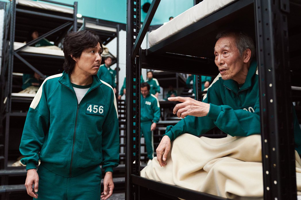 李政宰(左)主演「魷魚遊戲」。圖／Netflix