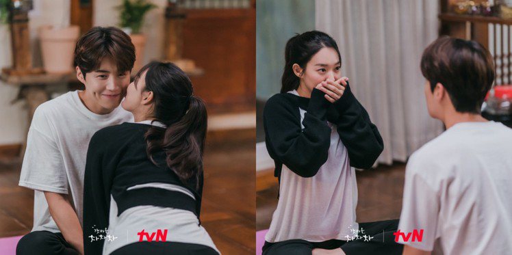 申敏兒的黑色罩衫來為韓國品牌YUSE的不對稱喀什米爾針織短上衣，金宣虎的長褲則來自韓國PARS的運動褲。圖/取自tvN Drama粉絲專頁