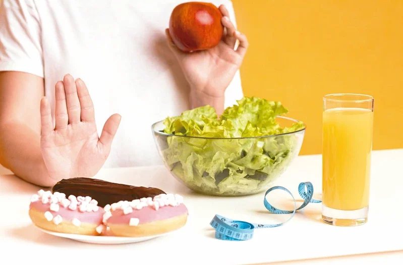 吃太多糖，有損身體健康，平常飲食應避免過量攝取精緻糖。 圖／123RF