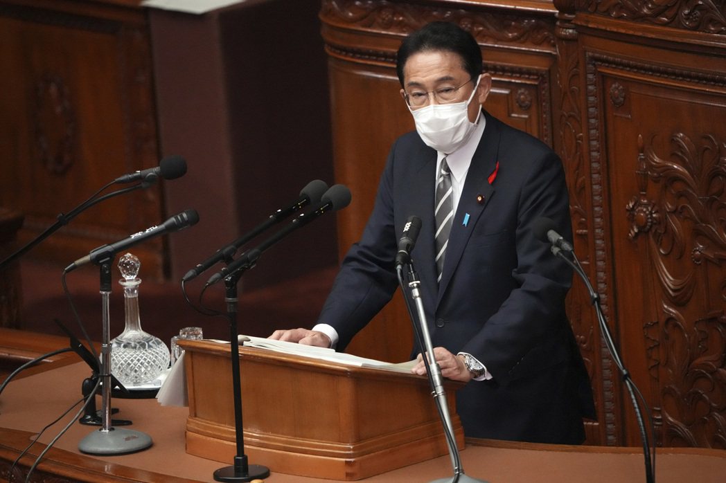日本新首相岸田文雄8日在國會首度發表施政演說。美聯社