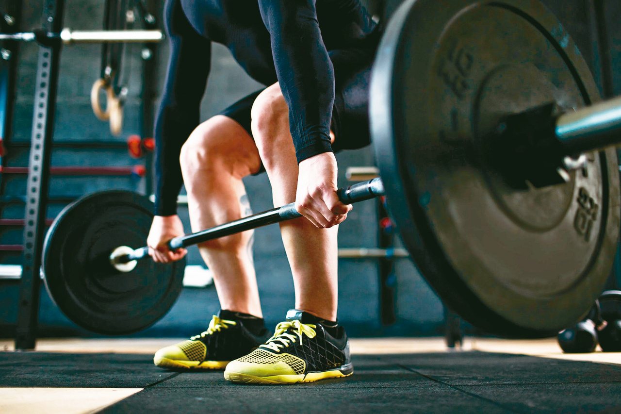 膝關節退化跟年齡無直接關係，正確使用加上適當運動，膝蓋到老都還是很勇健。圖／123RF