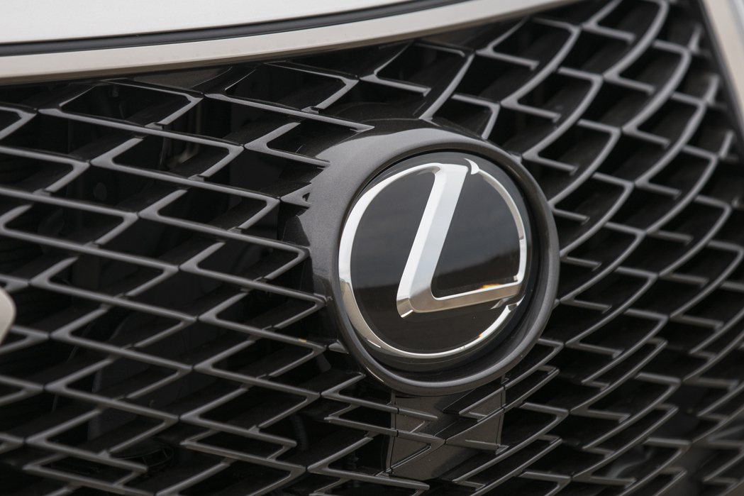 Lexus在第三季銷量成功超車雙B，成為美國Q3豪華品牌銷售冠軍。 摘自Lexu...