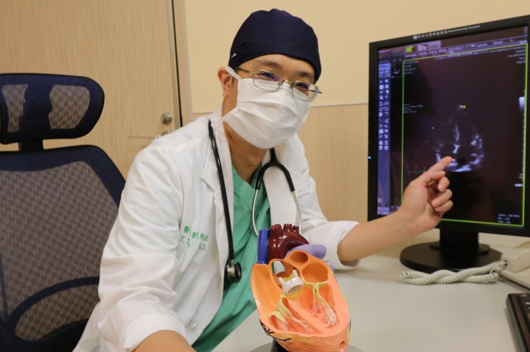 亞洲大學附屬醫院心臟血管外科主任劉殷佐。圖／亞洲大學附屬醫院提供