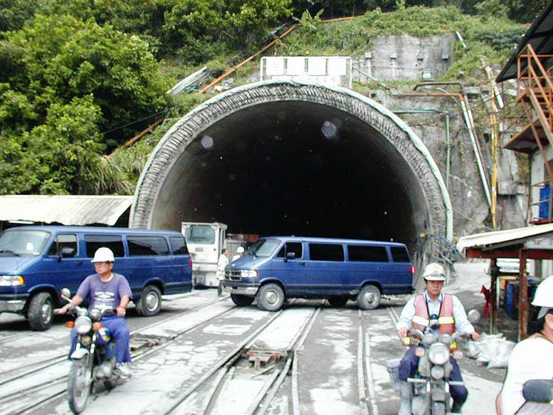 國工局接受前總統陳水扁的建議，把北宜高速公路坪林隧道改名為雪山隧道。圖／聯合報系資料照片