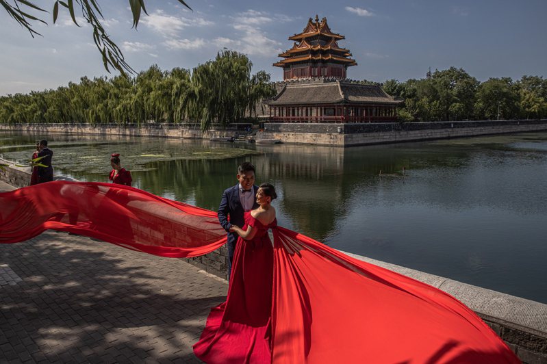 今年中國大陸結婚除了必須有房有車，高額彩禮也成為門檻，引發網友論戰。圖為示意圖。歐新社