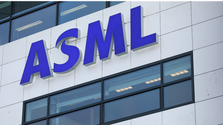 科技產業投資人預測，全球半導體微影技術龍頭商ASML明年市值可攀升逾5,000億美元。路透