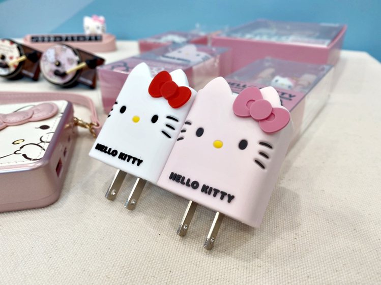 7-ELEVEN ibon預購推出「Hello Kitty PD快充充電器（硅膠...