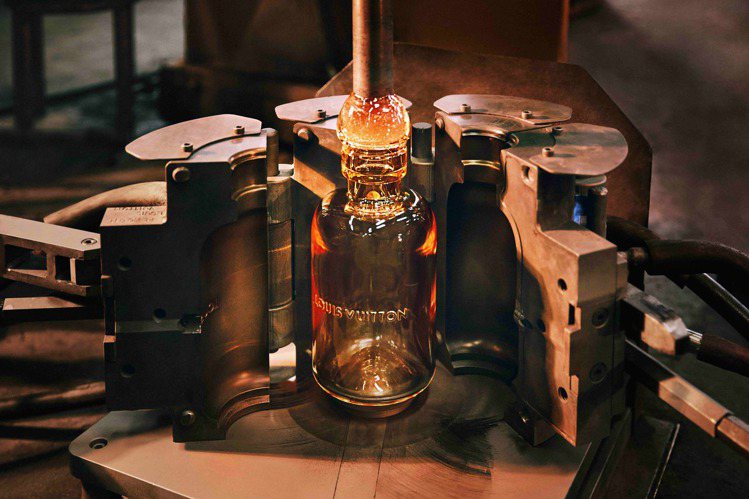 路易威登限量版一公升裝極致香水的瓶身以Baccarat水晶製作。圖／LV提供