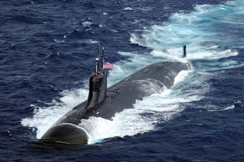 美國核動力潛艦康乃狄克號10月2日在南海撞上了「不明物體」，圖為「康乃狄克號」在海上航行。圖／取自seaforces.org網站