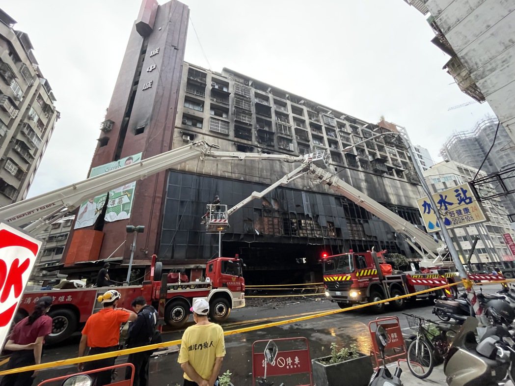 10月14日，高雄的「城中城」大樓發生火災，造成多人傷亡。 圖／聯合報系資料照
