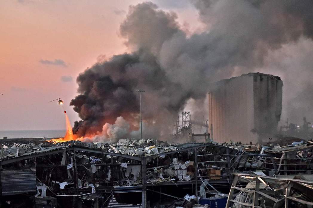 2020年8月4日，貝魯特港的１２號碼頭倉庫突然發生摧毀半個港區的嚴重大爆炸。 ...