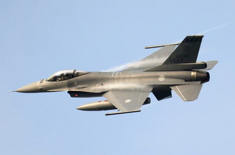 空軍嘉義基地第四聯隊首支全F-16V戰機作戰隊，接裝成軍典禮，下月登場。圖／航空迷提供