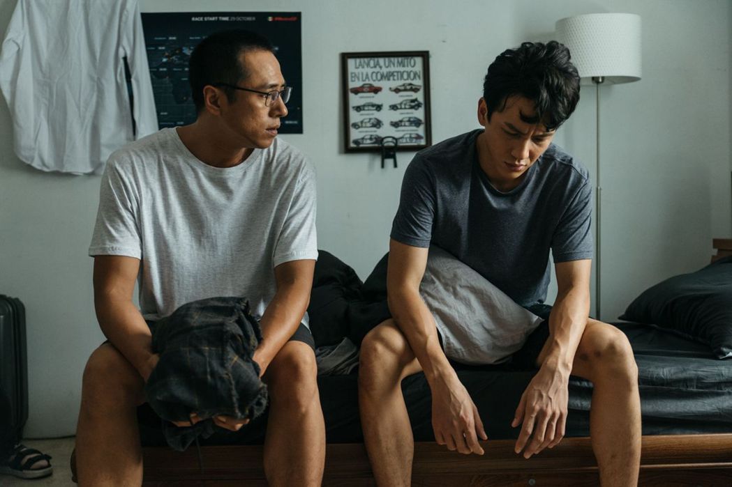 莊凱勛(左)、曹晏豪在「噬罪者」中飾演性格迥異的親兄弟。圖／中天綜合台提供