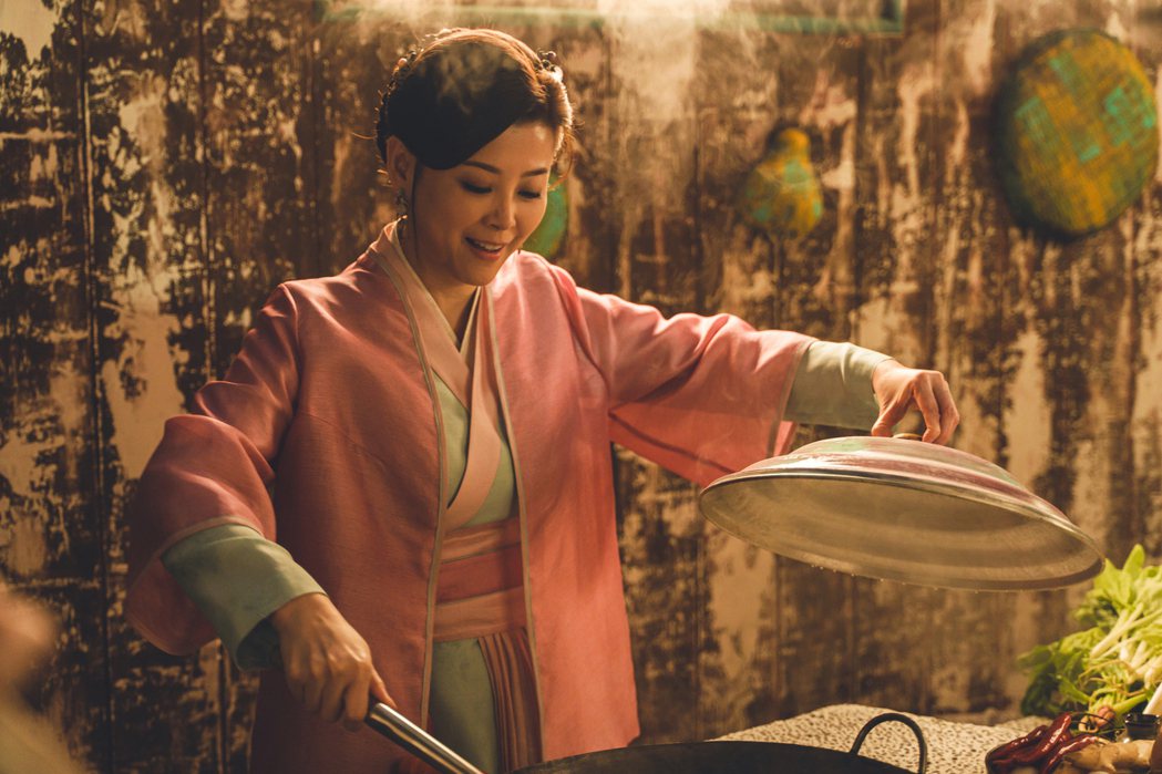 方馨在「孟婆客棧」飾演廚娘。圖／公視台語台提供