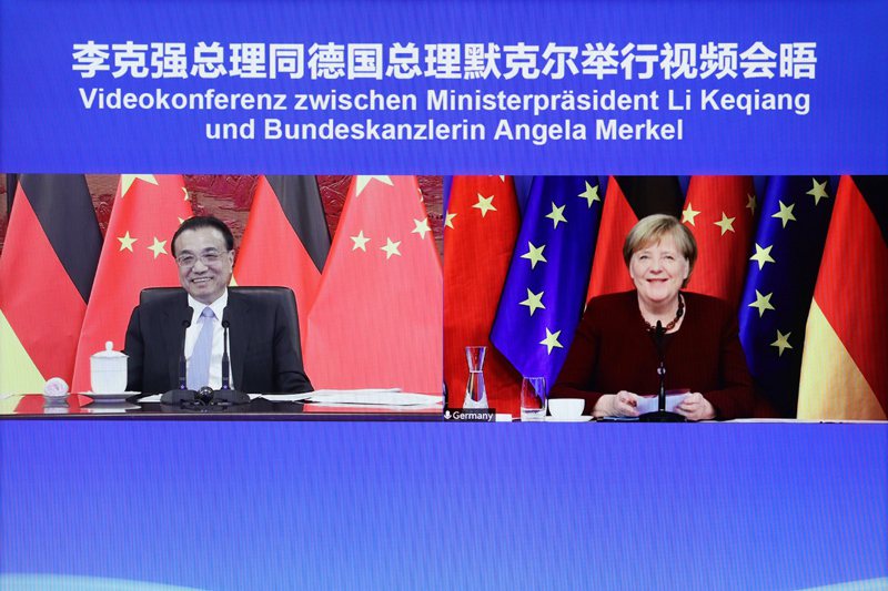 10月18日，大陸國務院總理李克強在北京中南海紫光閣，和德國總理梅克爾舉行視訊會晤，接著兩人一同參加中德企業的座談。新華社