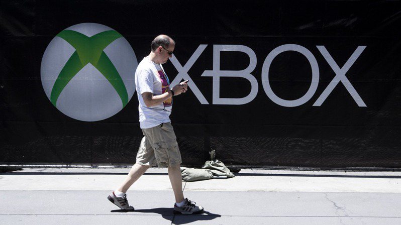 Xbox新款遊戲主機供不應求的困境將延續到明年。（本報系資料庫）