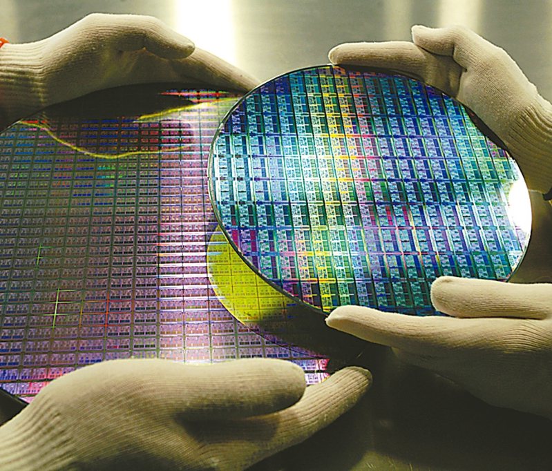 SEMI預估今年全球半導體矽晶圓出貨面積將創新高，產業將一路旺到2024年。（本報系資料庫）