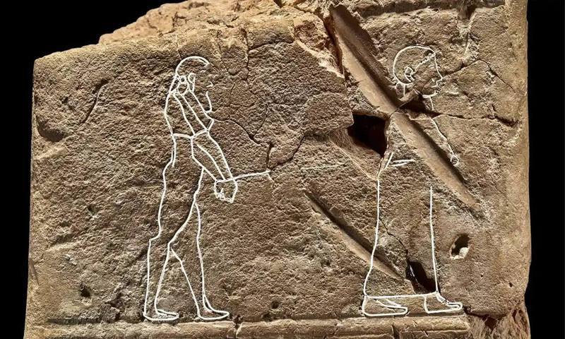 最近大英博物館偶然間在一塊收藏多時的古巴比倫泥板上，透過特定光線折射，找到有關古巴比倫人驅魔的圖文記載。 圖／British Museum