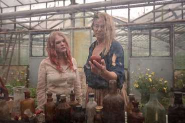 許恩恩／喪屍電影的第一次：女女終成殭屍世界的「自然存在」