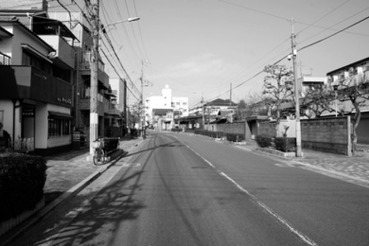 日本道路的散步學入門：關於空襲、居民與城市的共同生存之道