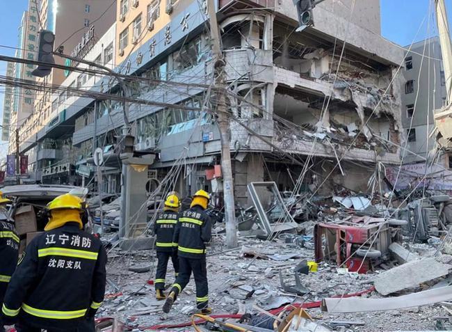 瀋陽一家餐廳發生氣爆，建築物幾乎全毀。（取自南方都市報）