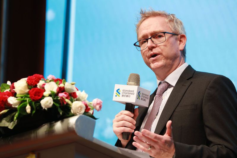 渣打銀行總經理韓德聖（Ian Anderson）表示，氣候變遷是全人類共同面臨的挑戰，台灣也不能倖免於外，日前政府也展現決心，計畫在2025 年達成減碳20%、2050 年實現淨零碳排的目標。渣打銀行提供