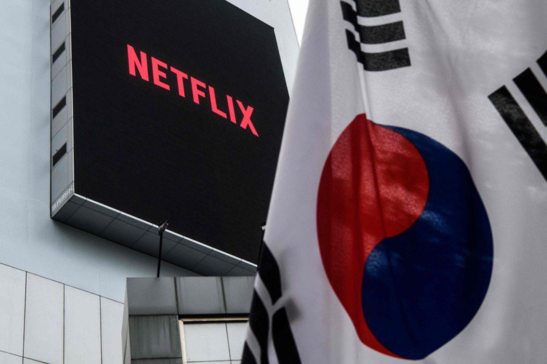 Netflix韓國影集「魷魚遊戲」，劇中情節道出現代韓國人的債務陷阱悲歌。 法新社