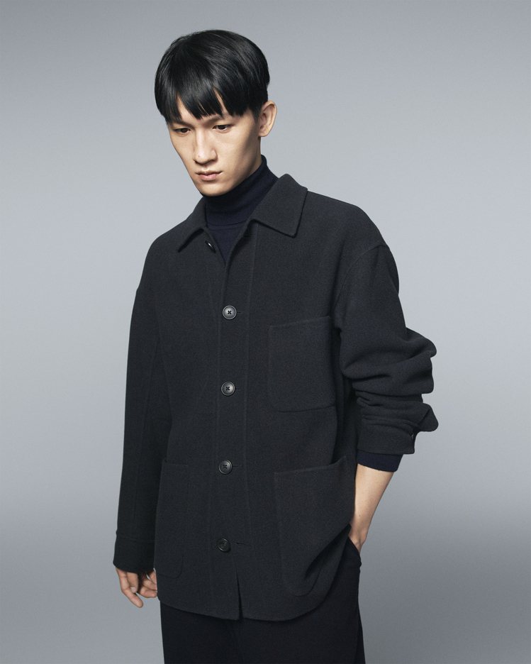 UNIQLO +J系列羊毛混紡寬版襯衫式外套5,990元。圖／UNIQLO提供