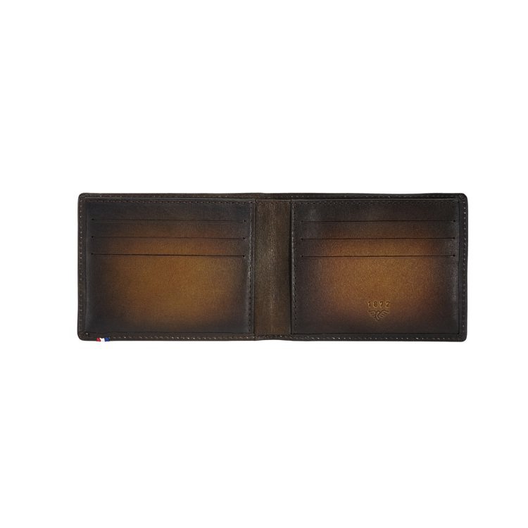 Atelier系列雪茄棕六卡短夾，12,990元。圖／迪生提供