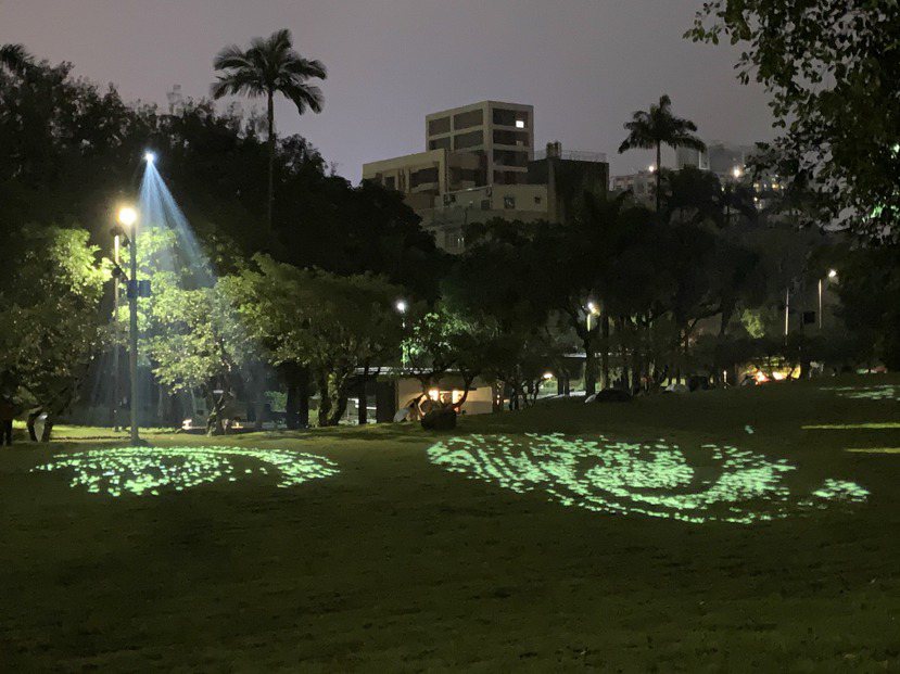 跑馬古道公園「山光脈動夜間劇場」每天晚上常態演出。 圖／宜蘭縣政府提供