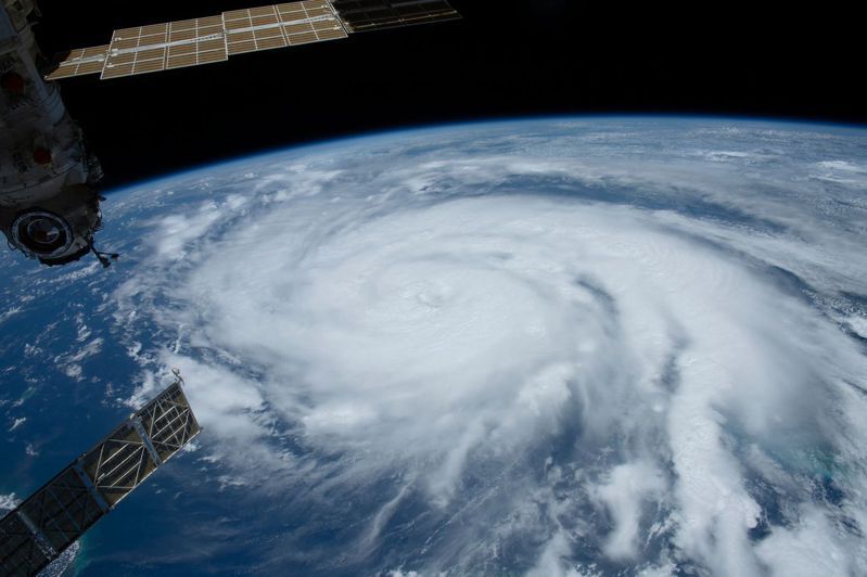 法國太空人佩斯凱在距離地球400公里外的太空中，生活6個月之久，直呼「沒看過這麼多令人極為印象深刻的熱帶風暴」。圖為颶風艾達。法新社